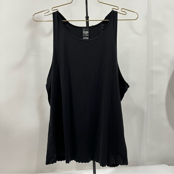Victoria Sport Black Athletic Tank Top Size Large Scallop Detail Around Hem - Picture 1 of 10